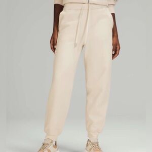 Lululemon Scuba Relaxed High-Rise Jogger